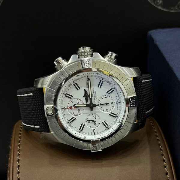Breitling Super Avenger Chronograph 48 - Şəkil 3